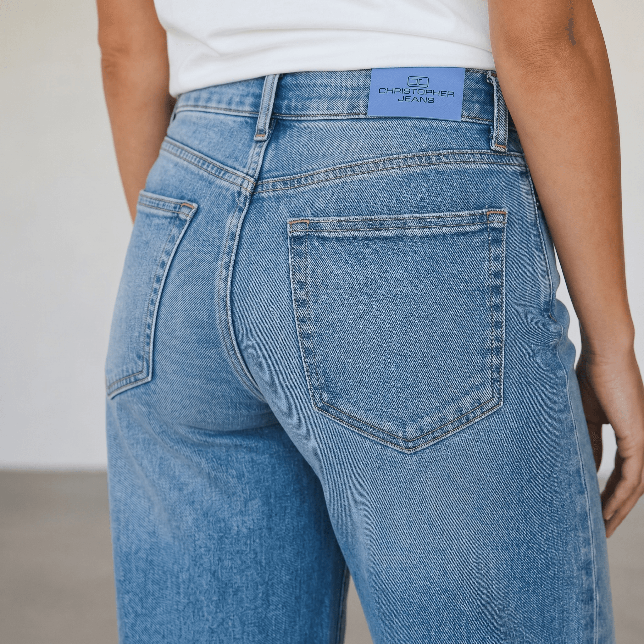 Jeans femme ultra extensible Christopher Jeans jambe large Groupe urbain – Image 4