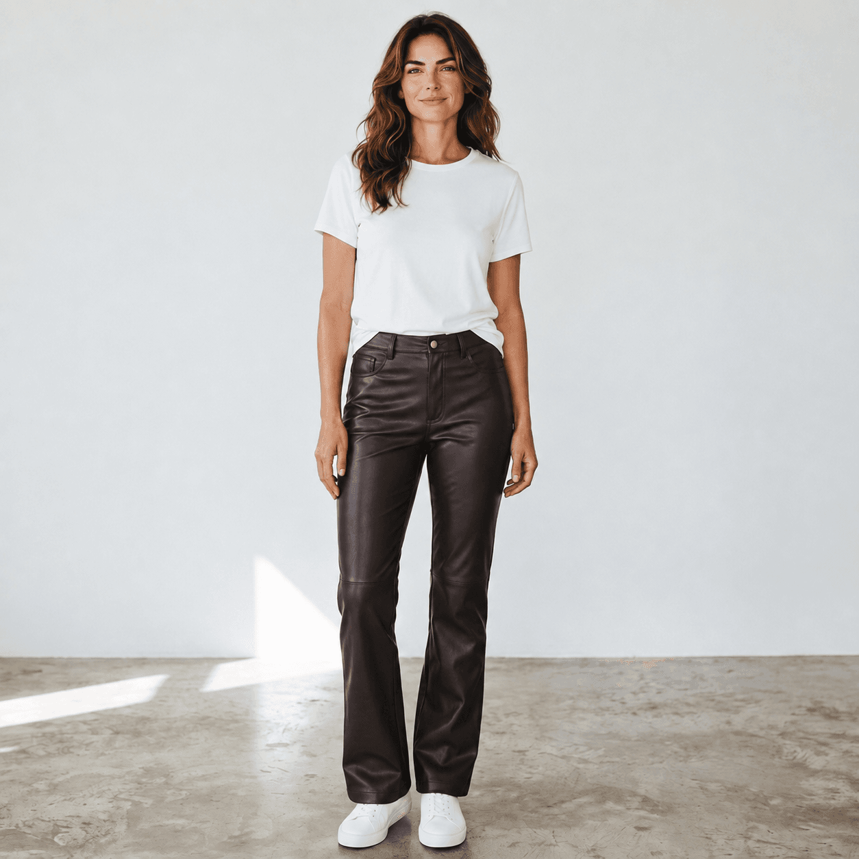 Pantalon femme droit en similicuir