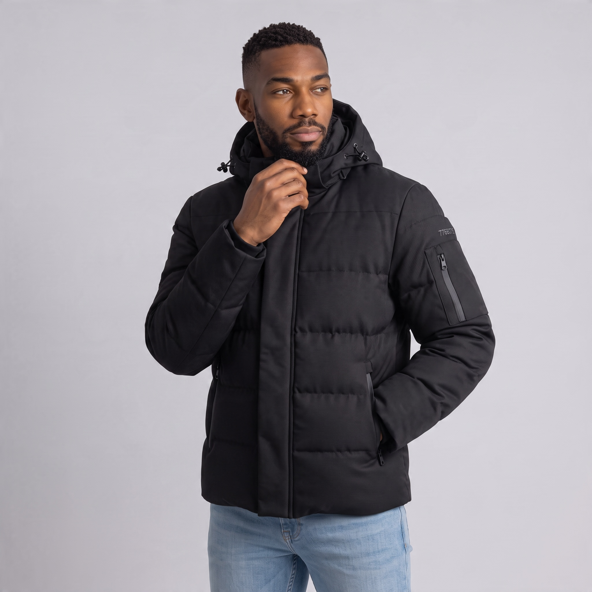 Manteau matelassé à capuchon pour homme <strong><span style="color:#ad6a27;">BIENTÔT DISPONIBLE EN MAGASIN</span></strong>
