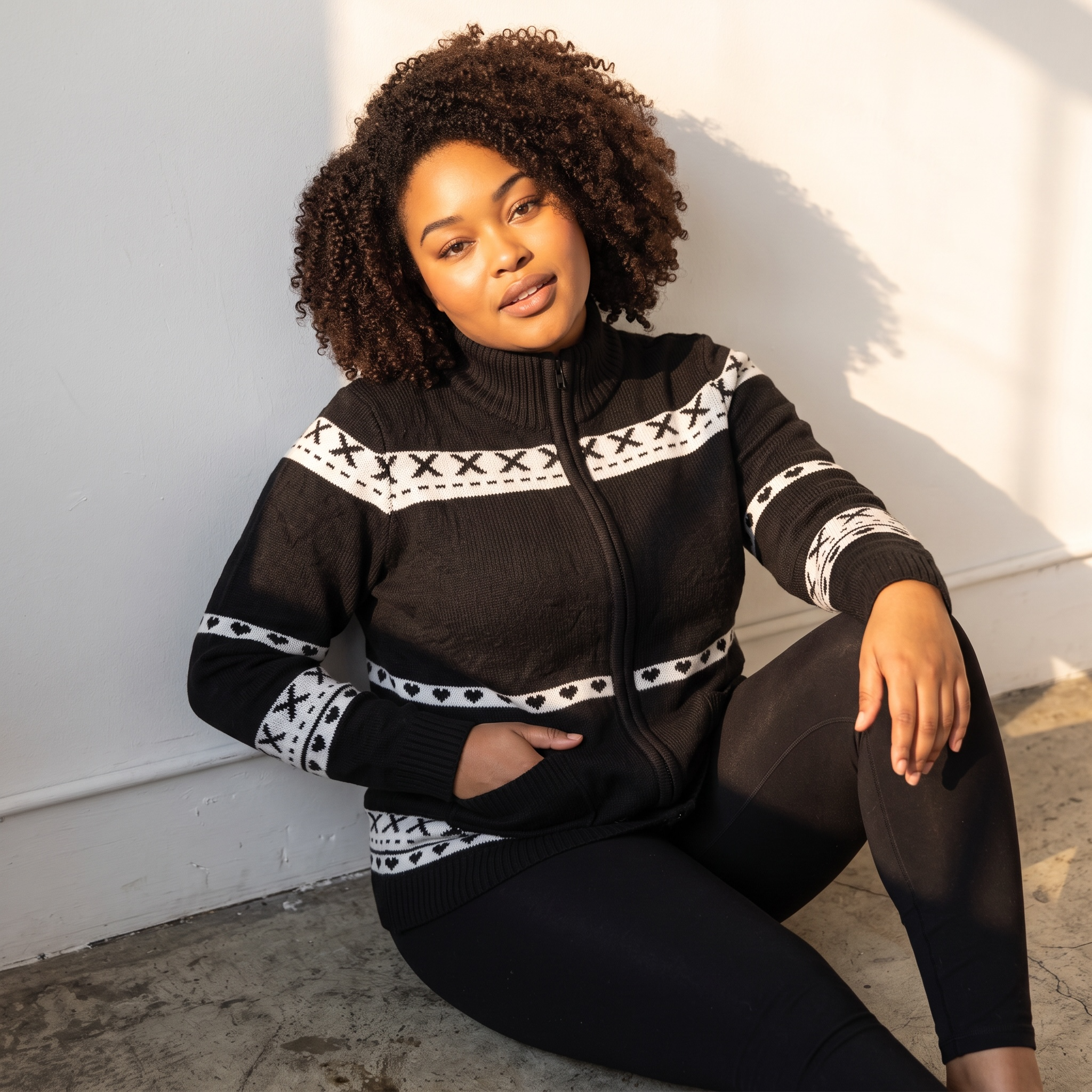 Veste En Tricot Pour Femme À Motifs Contrastés ≪Strong≫≪Span Style=&Quot;Color:#Ad6A27;&Quot;≫Bientôt Disponible En Magasin≪/Span≫≪/Strong≫ 2 Veste En Tricot Pour Femme À Motifs Contrastés ≪Strong≫≪Span Style=&Quot;Color:#Ad6A27;&Quot;≫Bientôt Disponible En Magasin≪/Span≫≪/Strong≫ – Image 2